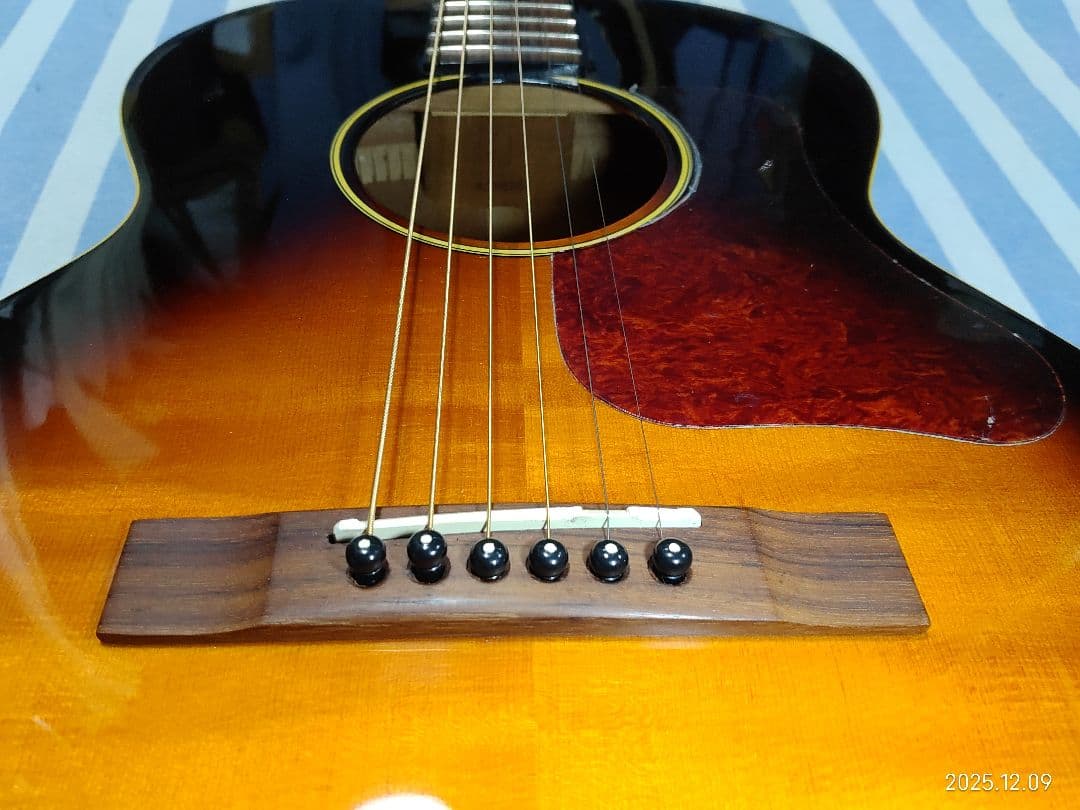 EpiphoneのGibsonヘッドの小振りアコギEL-00美品、ハードケース付