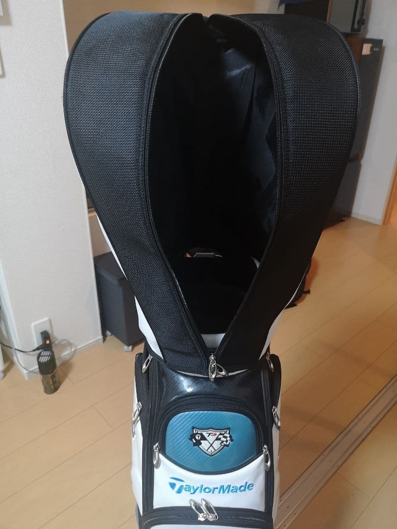 【送料込み変更】TaylorMade キャディバッグ ホワイト・ブラック・ブルー
