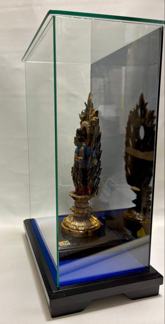 #伝統工芸士 田中保山（甲州水晶貴石細工） 虎目石 聖観音像 ガラスケース入り