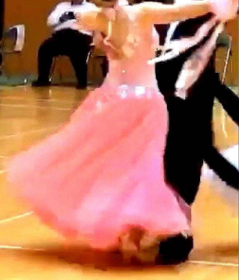 社交ダンス　競技・デモ用ピンクMサイズスタンダードドレス　gitane(USA)