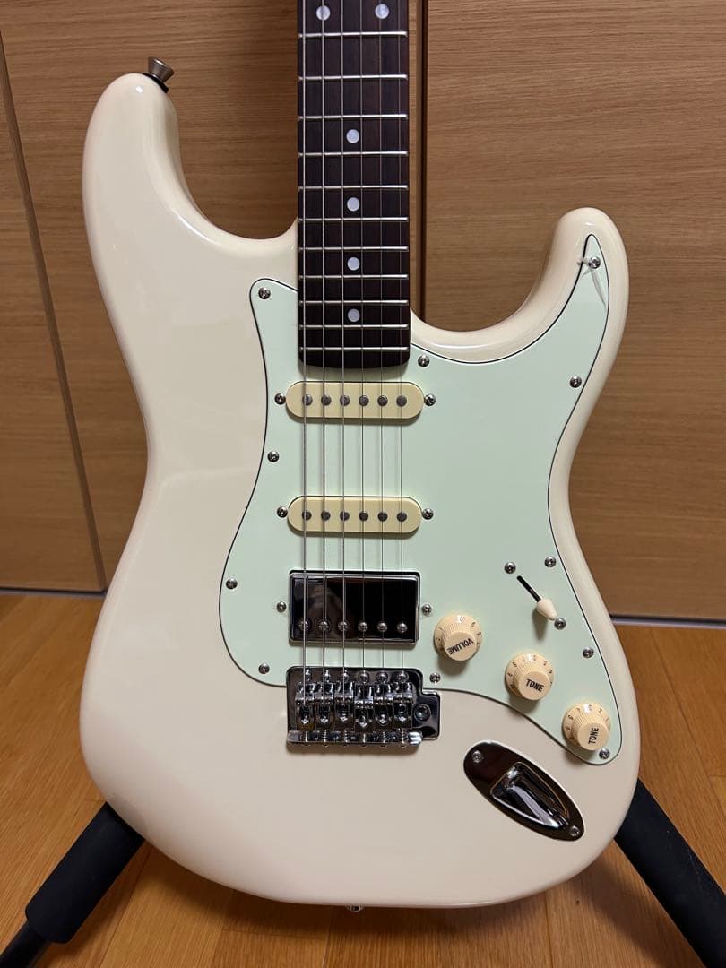 美品おまけ付　Bacchus BST-2-RSM/R OWH ストラト　ギター