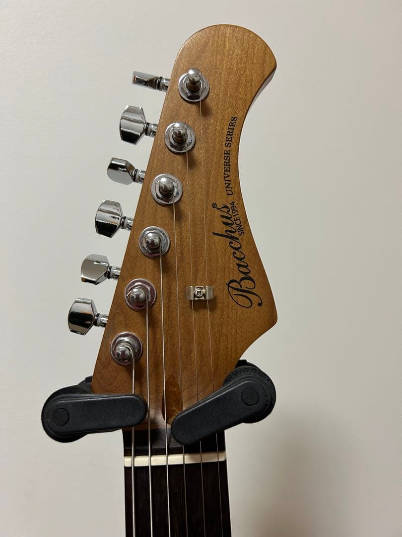 美品おまけ付　Bacchus BST-2-RSM/R OWH ストラト　ギター