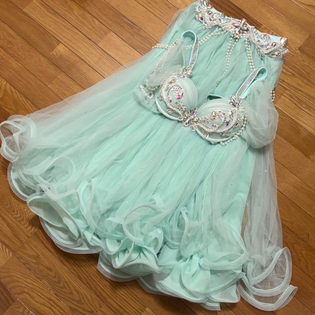 【新品】ベリーダンス衣装B ミントグリーン キラキラ パール オリエンタル M