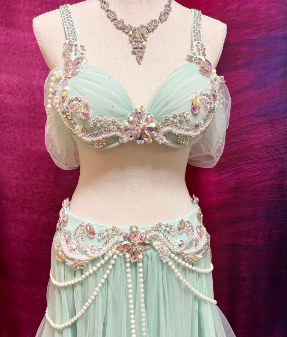 【新品】ベリーダンス衣装B ミントグリーン キラキラ パール オリエンタル M
