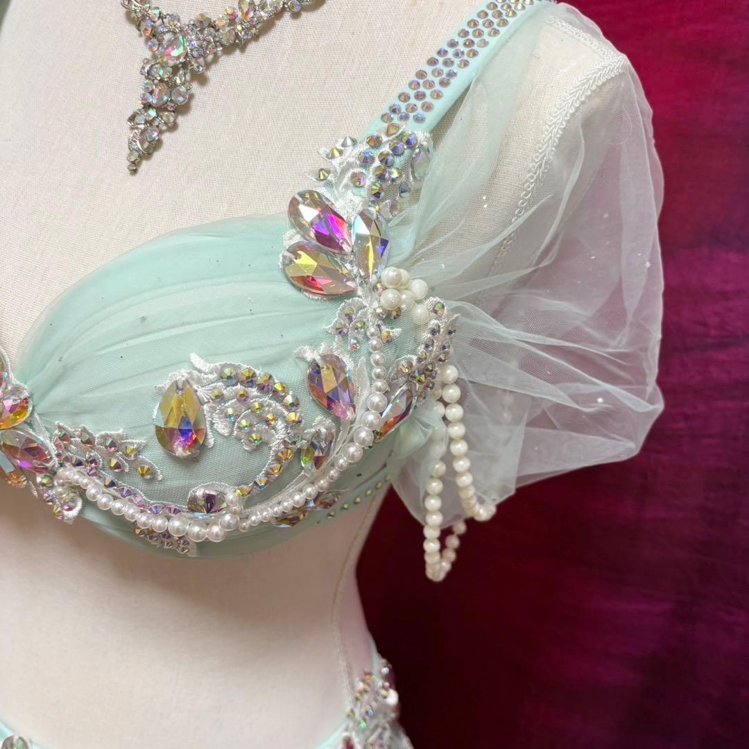 【新品】ベリーダンス衣装B ミントグリーン キラキラ パール オリエンタル M