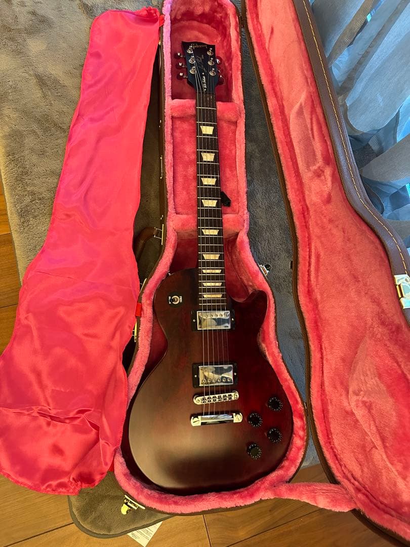 Gibson Les Paul 60’s Tribute Gator ケース