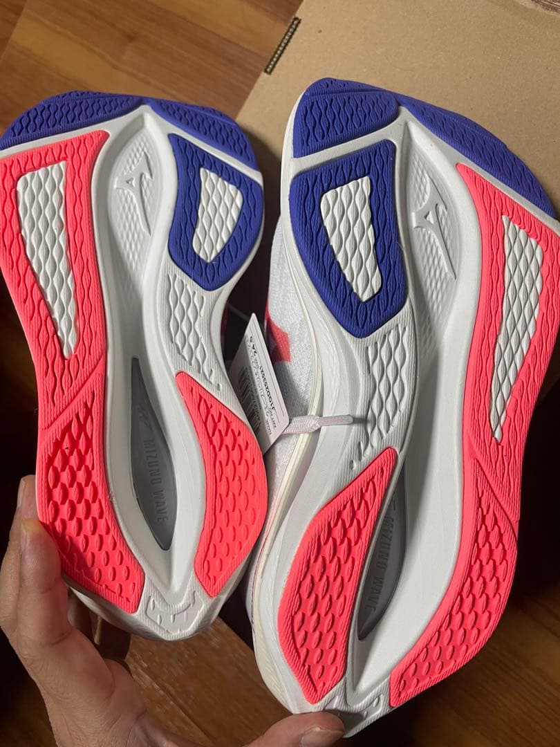 新品　Mizuno ウエーブリベリオンフラッシュ3 24.5cm