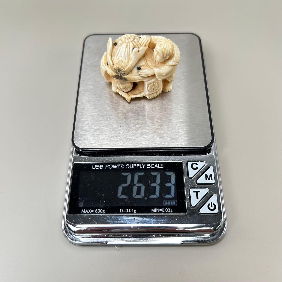 極上　根付　天然素材アンティーク骨董　飾り物古美術置物細密細工