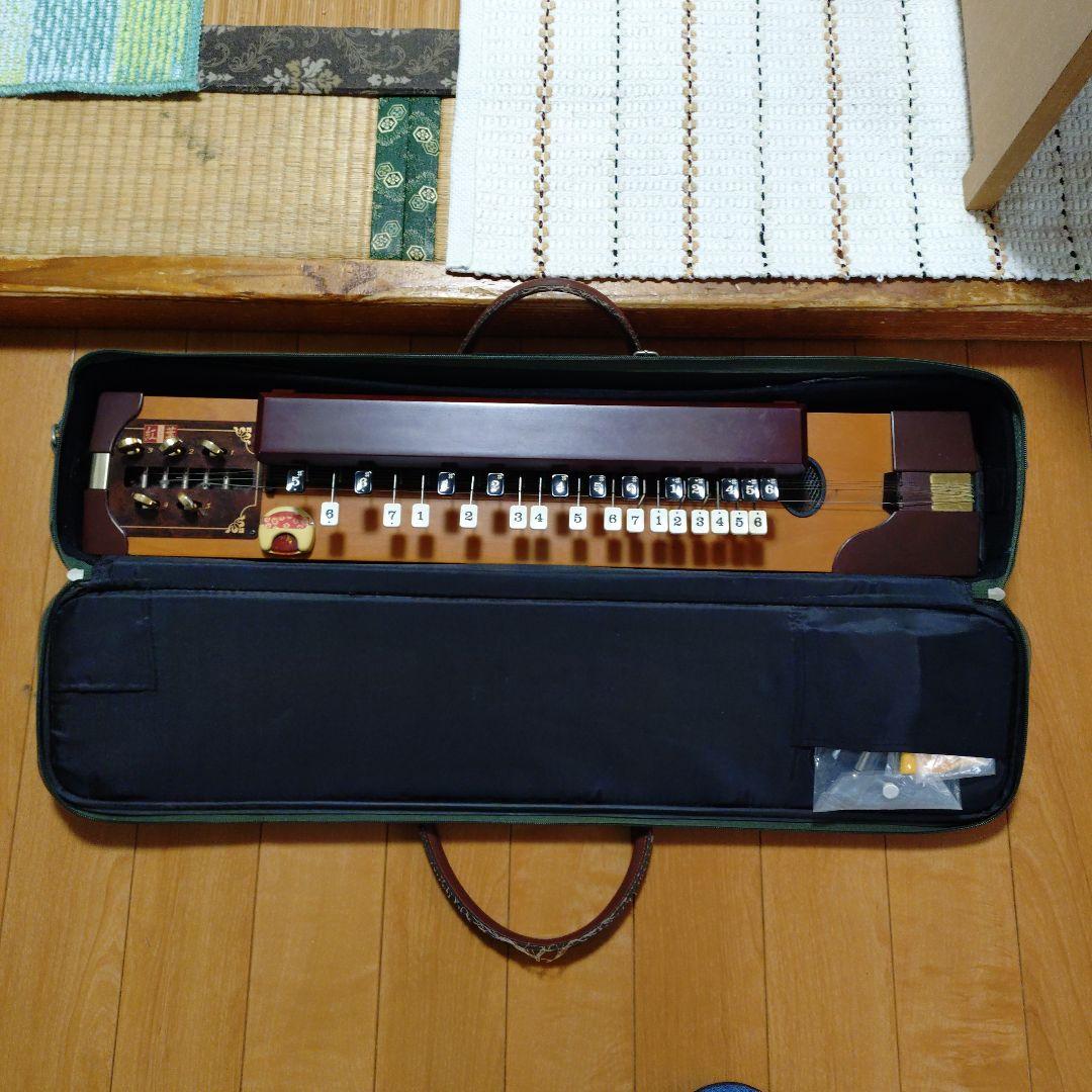 大正琴本体 ケース付き 茶色