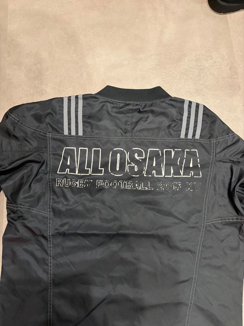 アディダス　ラグビーウインドブレーカー