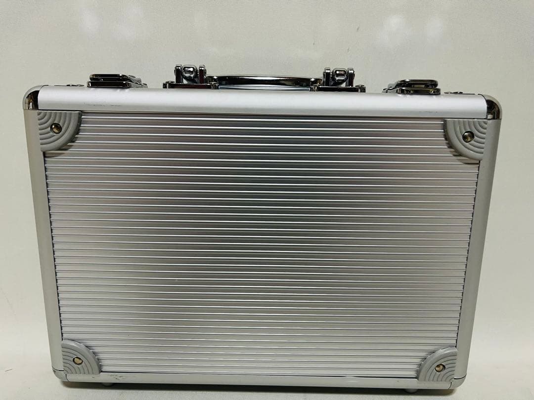 世界のヨコサワ　ポーカーセット　ハードケース付き