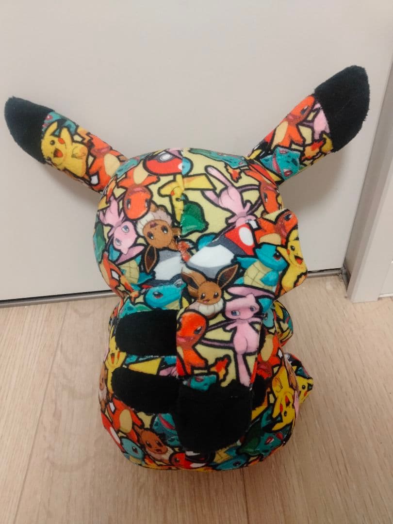 限定　貴重激レア　総柄 ピカチュウ ぬいぐるみ