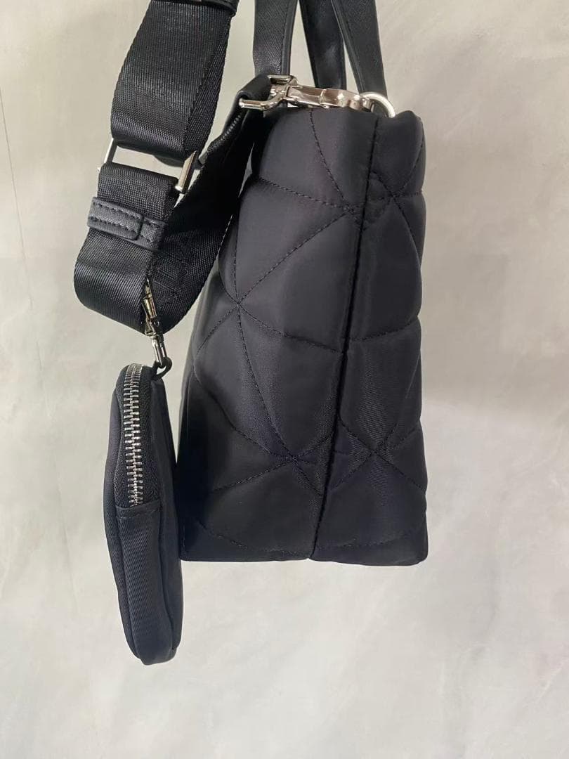 PRADA ブラック キルティング ハンドバッグ