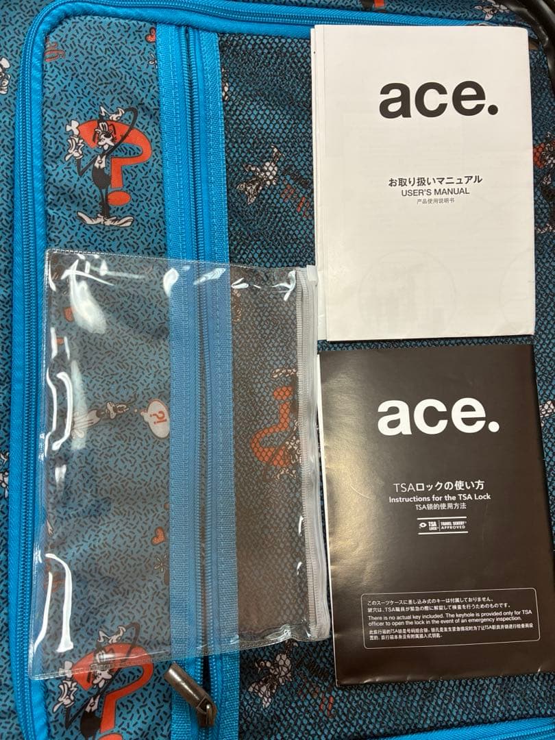 エース　ディズニー“ミッキー＆フレンズ”グラフィカルスーツケースとおまけ付き