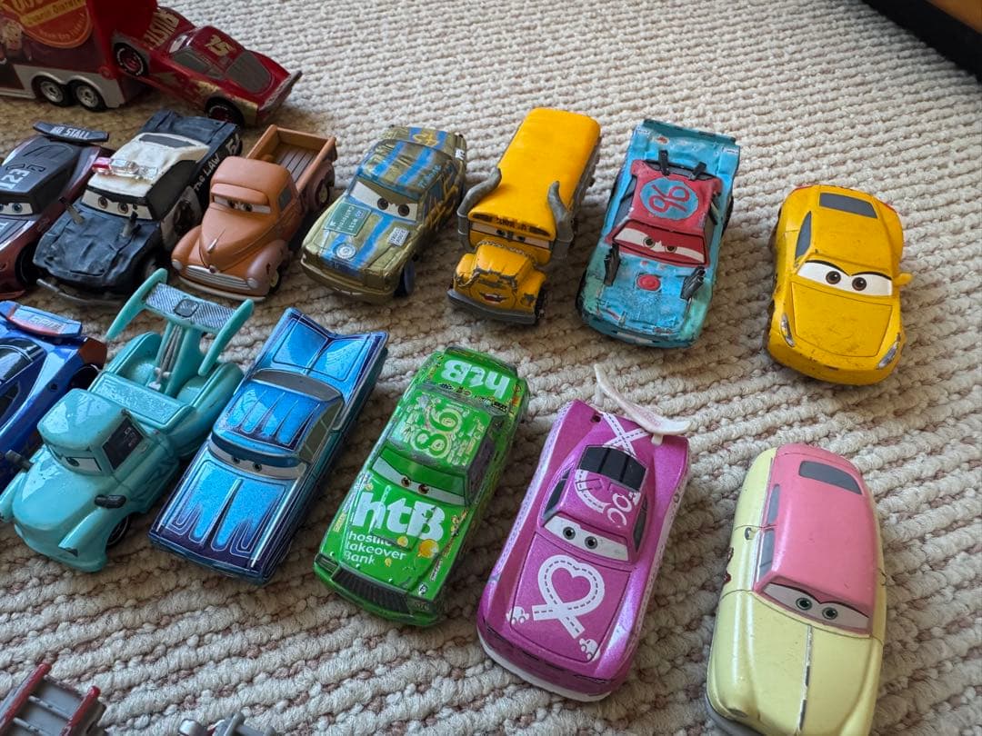 カーズ ミニカーセット トレーラー付き