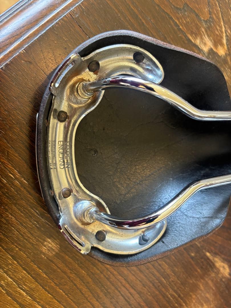 BROOKS レザーサドル 黒 銅製リベット付き SWIFT Chrome