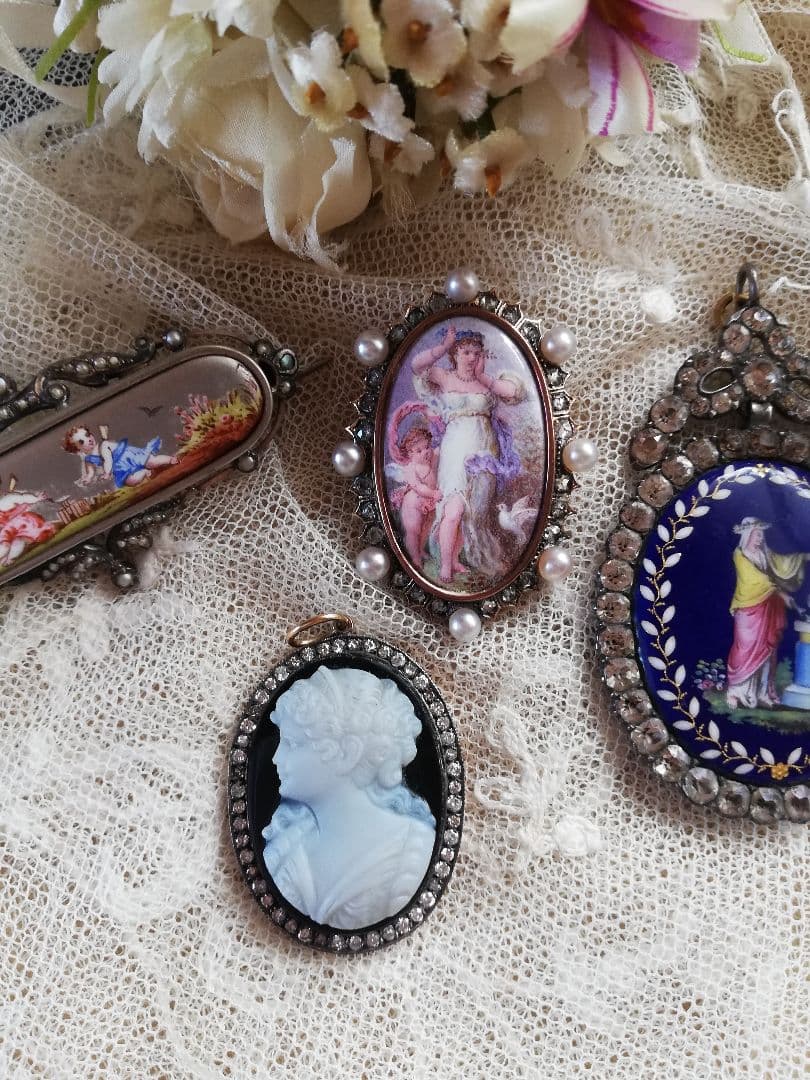 ☆エマイユのロケットペンダント・アンティーク☆