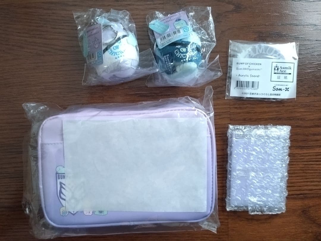 BUMP OF CHICKEN　すみっコぐらし　ぬいぐるみ　アクスタ　ポーチ　鏡