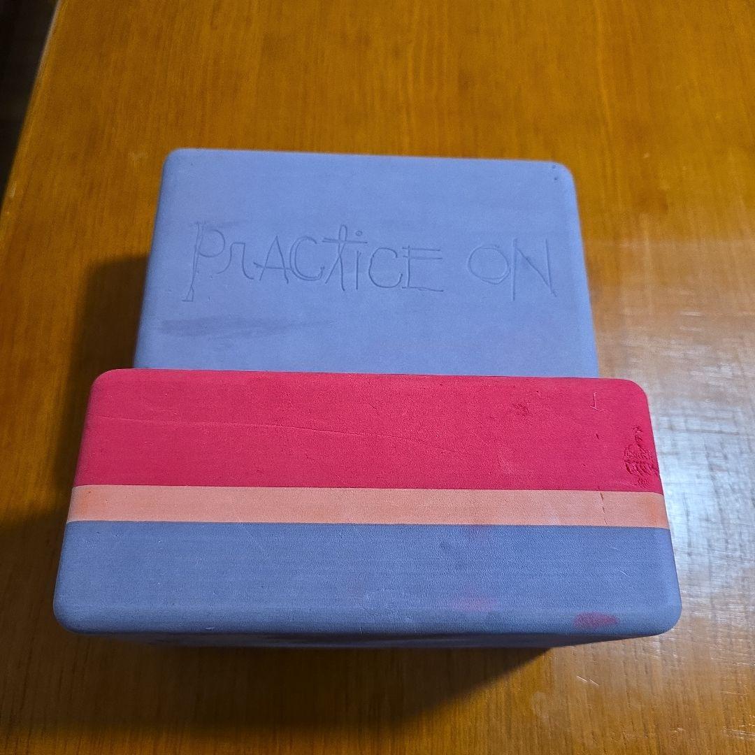 Manduka マンデゥカのヨガマット、ボルスター、ストラップとブロックセット