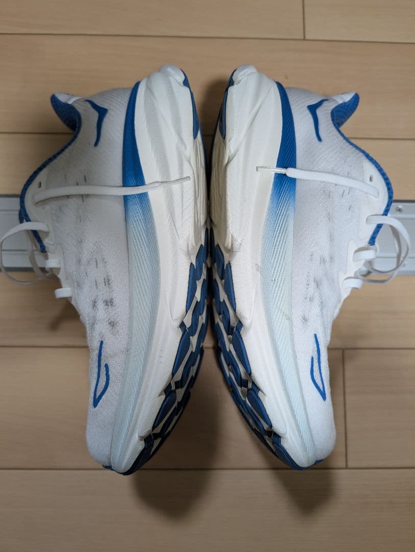 HOKA クリフトン9 wide 27cm