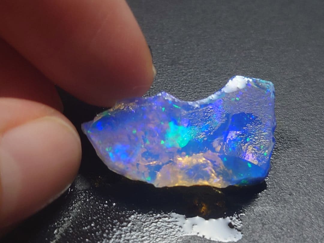 エチオピアウェロ産オパール　星空のような　鉱物標本　原石　チョーク