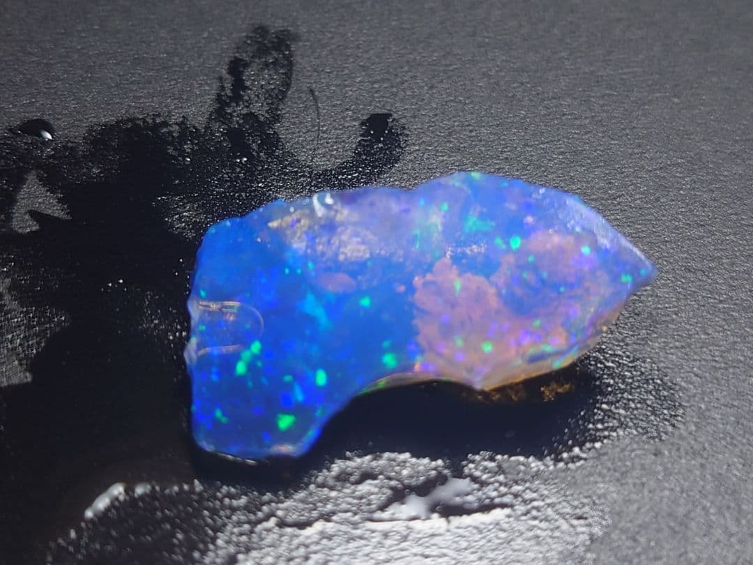 エチオピアウェロ産オパール　星空のような　鉱物標本　原石　チョーク