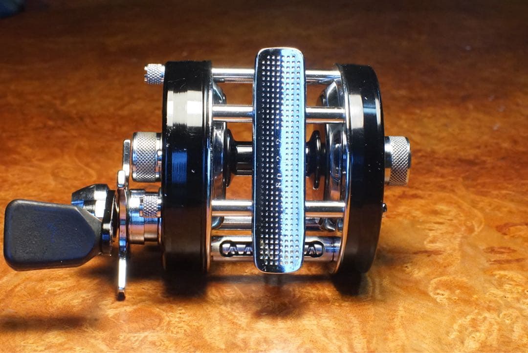 ABU アンバサダー 5001 C メンテ済 フレーム修正済