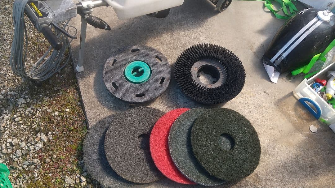 最終値下げ！15 in イノベーターハイロー切り替え式食堂