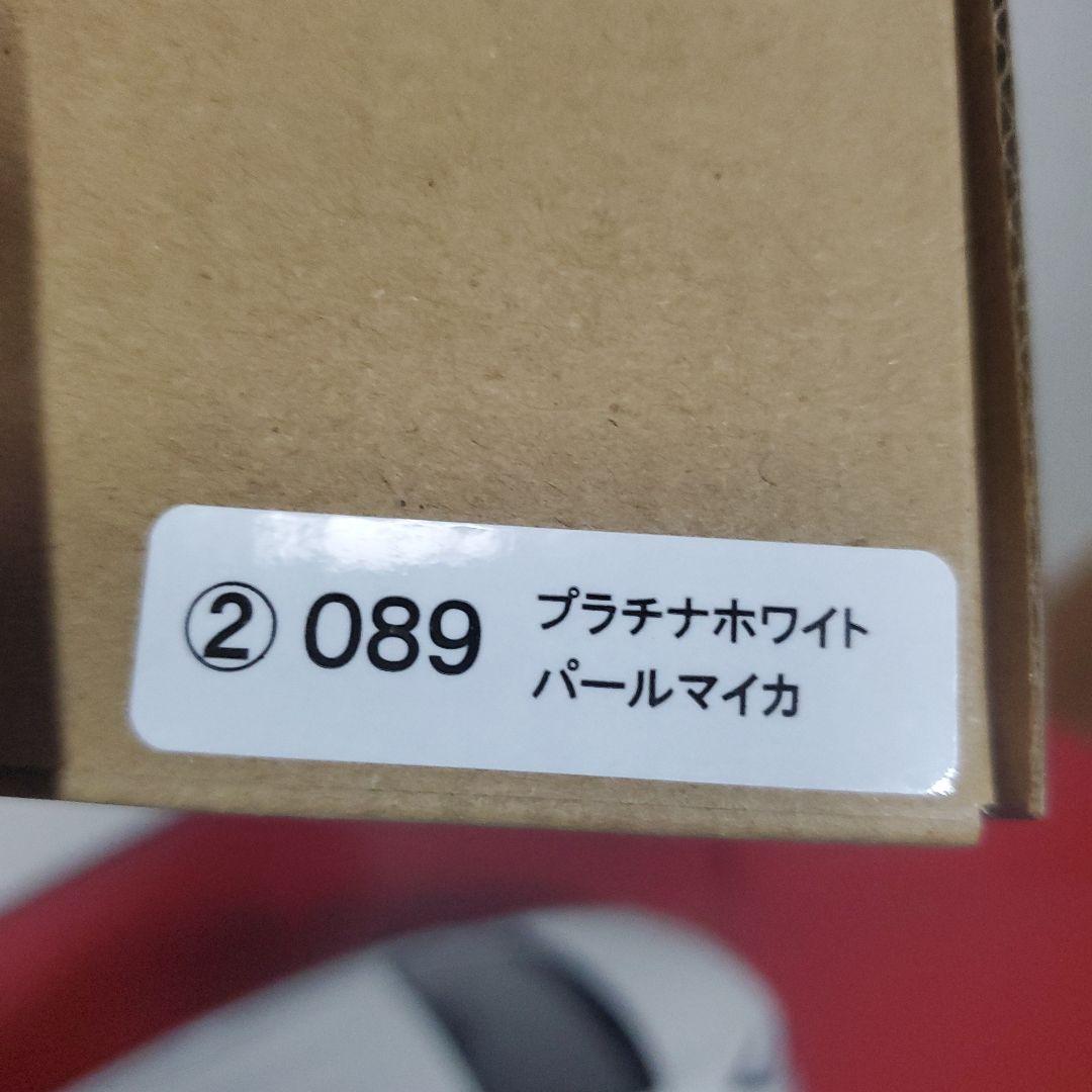トヨタ新型 AQUA 1/30 ミニカー ホワイト