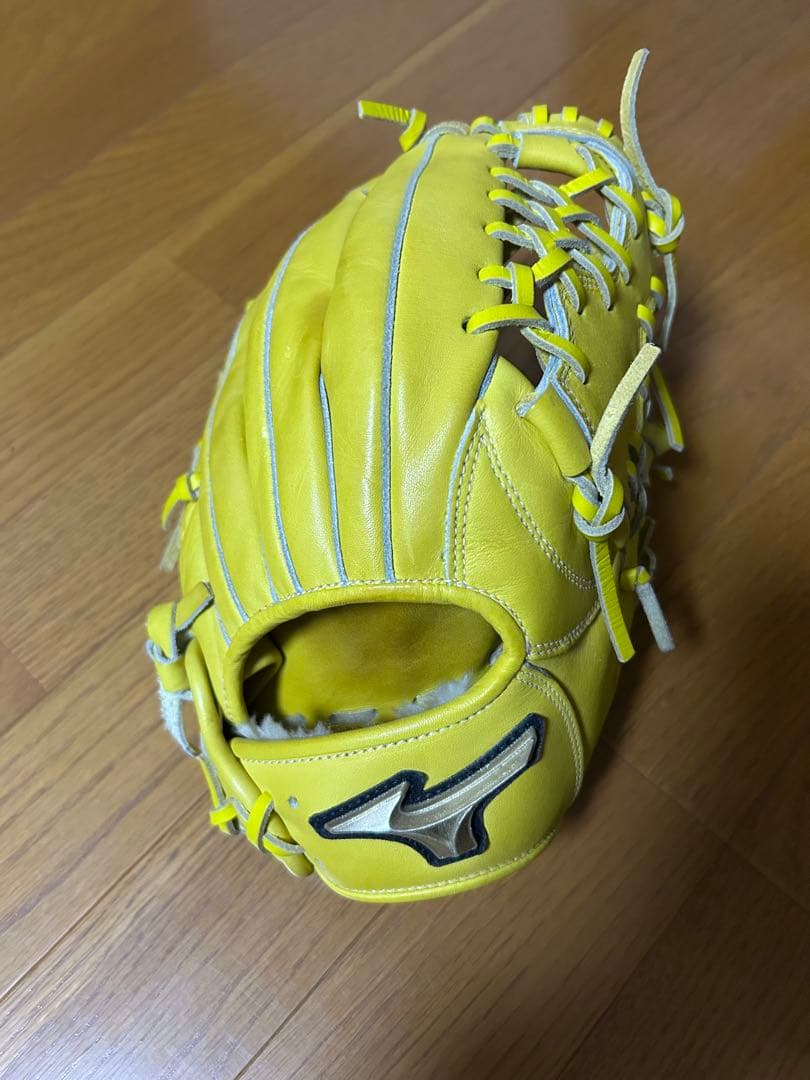 ミズノ グローバルエリート ナチュラルライム 一般軟式オールラウンド用