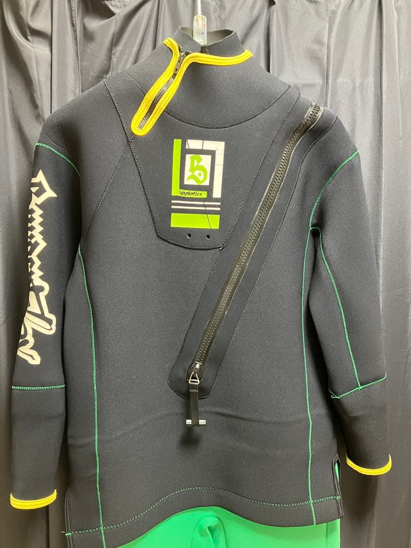 【値下げ】SPYDERFLEX ドライスーツ 黒/緑