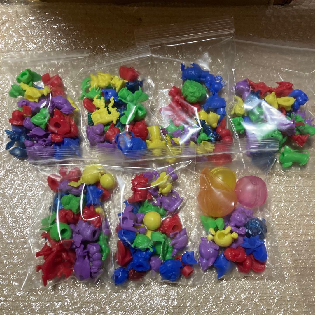 ポケモンガチャ　塩ビ人形　消しゴムフィギュア大量セット151体￼ピッピ人形ボール