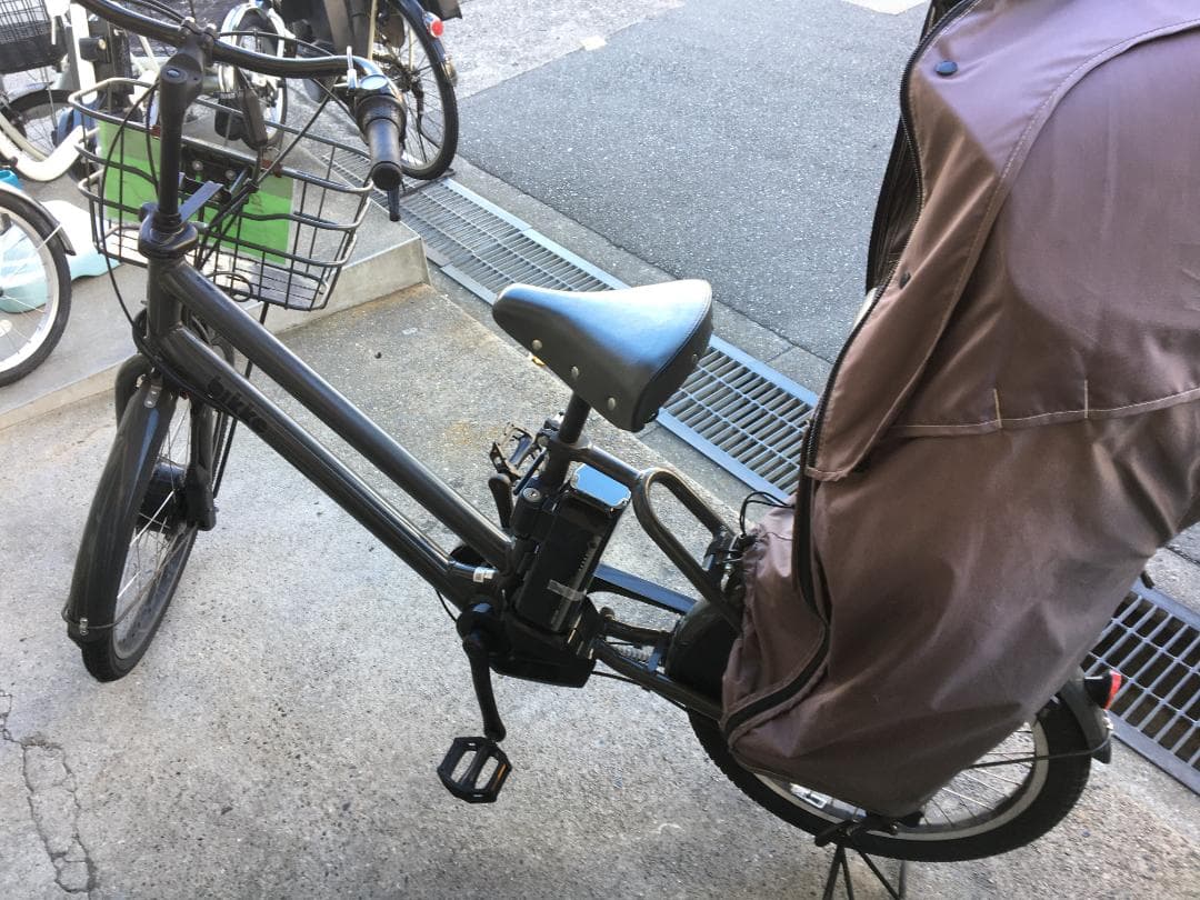 地域限定送料無料　ビッケ　グリ　回生充電　子供乗せ　黒系　神戸市　電動自転車