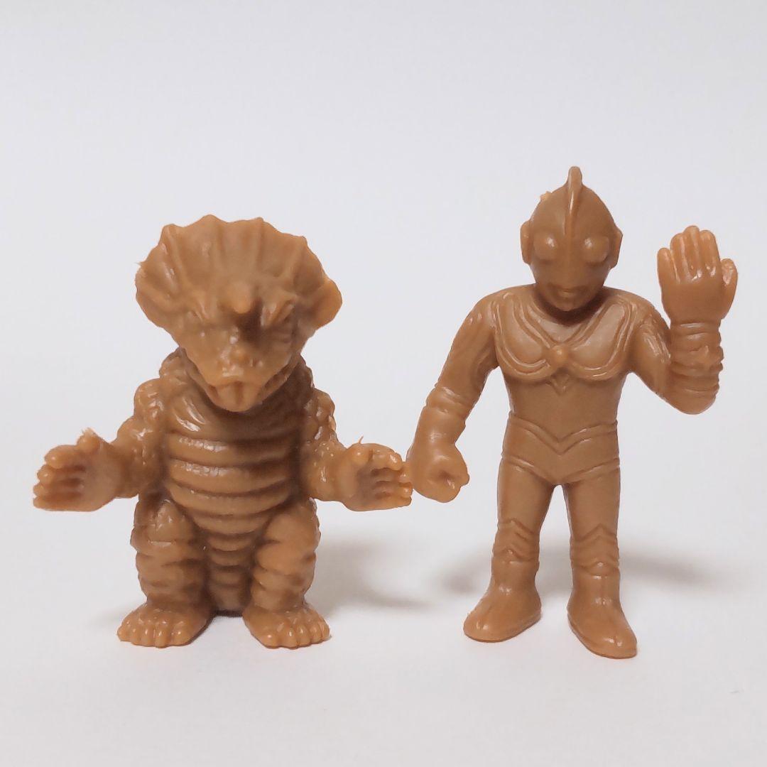 ネクサスさん用★コレ327-8　ウルトラマン怪獣消しゴム　バラバ　メタリック　他