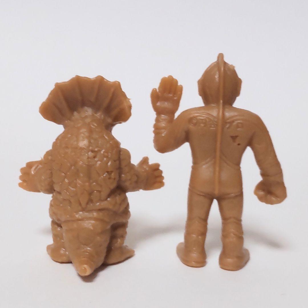 ネクサスさん用★コレ327-8　ウルトラマン怪獣消しゴム　バラバ　メタリック　他