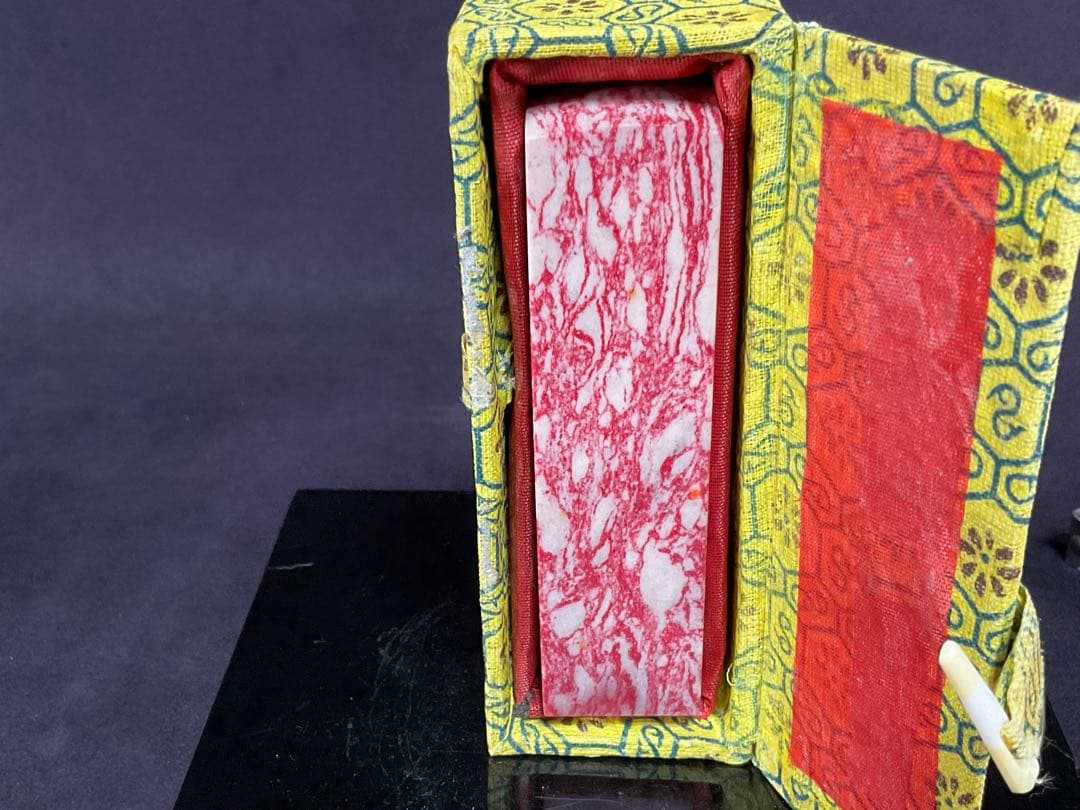 中国　玉　鶏血石　彫刻　印材