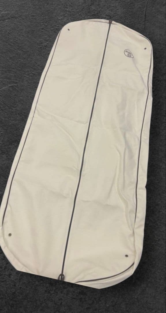 Hermès アイボリー ガーメントバッグ 洋服に付いてくる衣類ケース4枚美品
