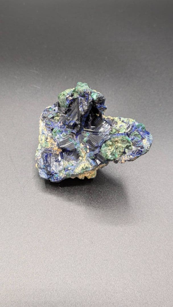 ナミビア ツメブ鉱山産 アズライト 結晶原石 鉱物標本 約60mm