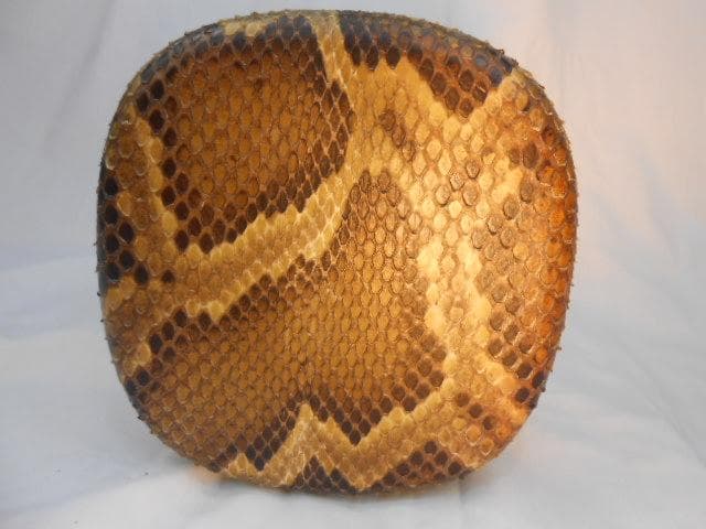 新品未使用H1現品販売(送料無料)16.980円　沖縄三線専用　蛇皮強化チーガ