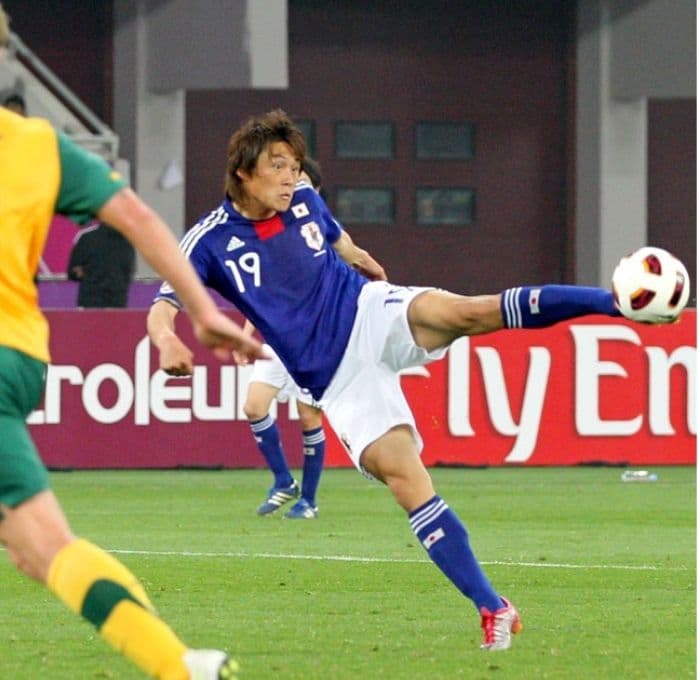 超希少2011アジアカップ日本代表李忠成選手公式ユニフォーム L 青オフィシャル