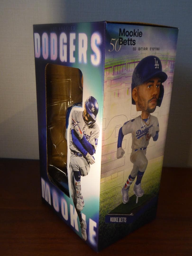 ボブルヘッド　ムーキーベッツ5/13配布＋ANA公式PINバッジ