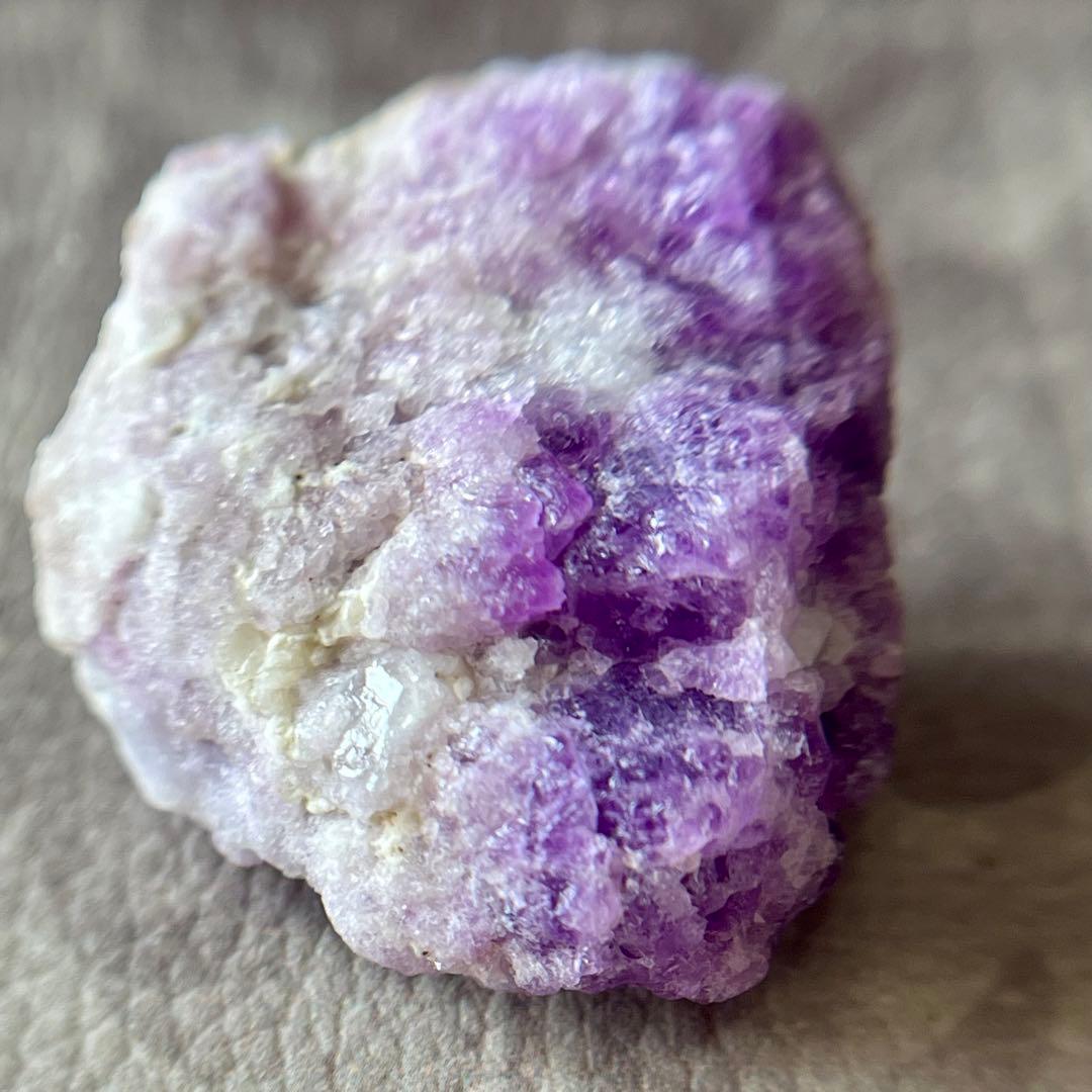 レア ハックマナイト 特大 105.45ct 未処理 蛍光 原石 天然石 鉱物