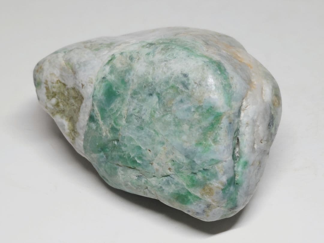 白灰緑 376g 翡翠 ヒスイ 原石 鑑賞石 自然石 誕生石 鉱物 鉱石 水石