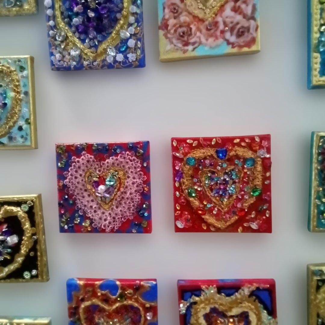 壁掛けアート　赤色二枚セット　15センチ