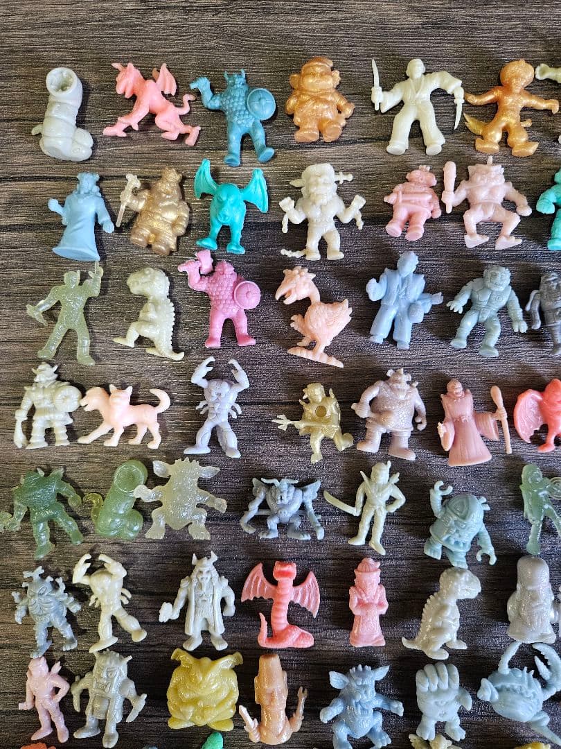 【ジャンク】ネクロスの要塞フィギュア大量まとめ　144体 消しゴムセット