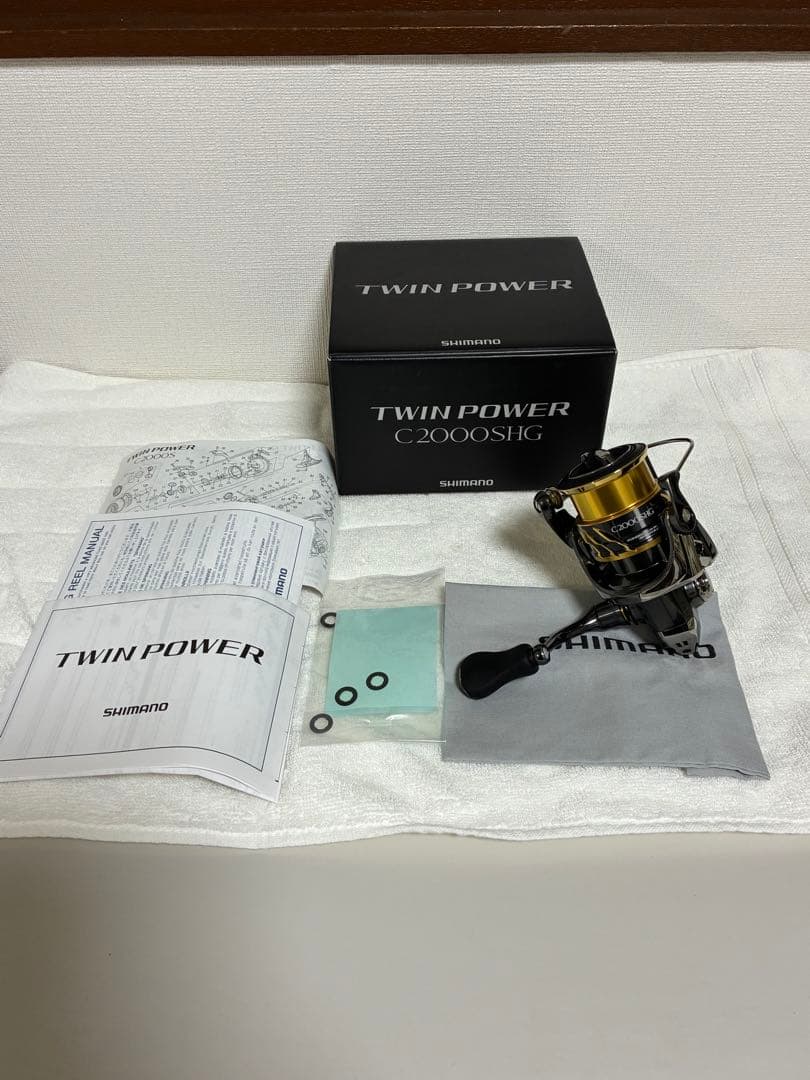 20ツインパワー c2000shg シマノ中古リール