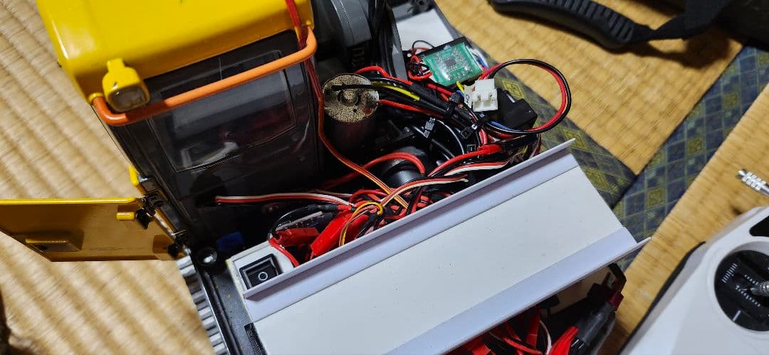 ラジコン1/14 ラジコンVOLVO ショベルカー DOUBLE　E Hobby