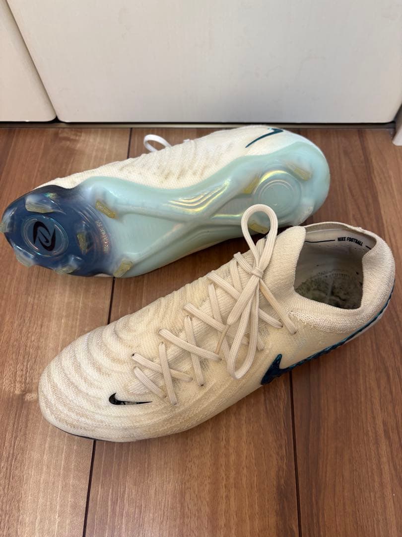 ナイキ ファントム GX 2 エリート FG LV8 kamo限定カラー