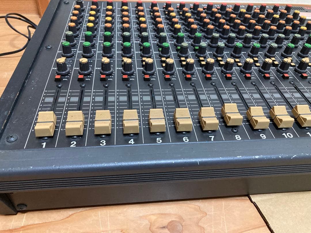 配信機器・PA機器・レコーディング機器 TASCAM M-216