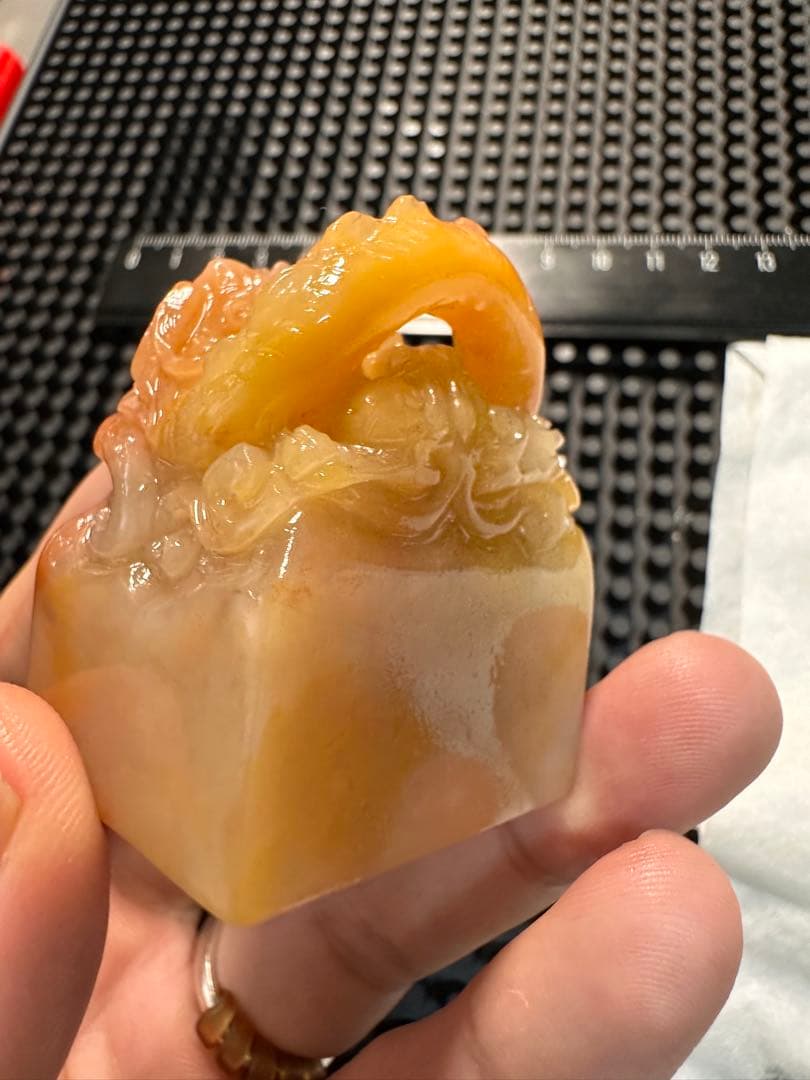 ラオス石　螭虎穿環　桃花凍　田黄　高級印材　箱付き　書道　篆刻　落款　雅号